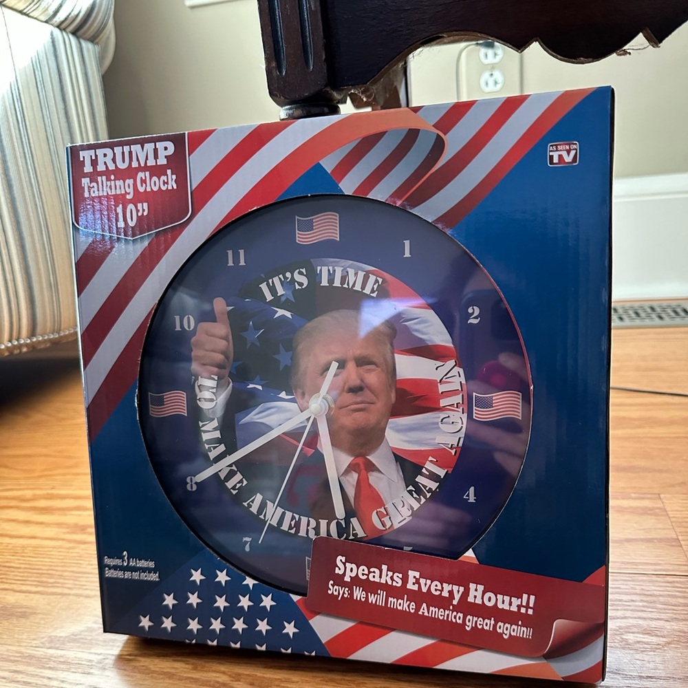 NIB Trump talking clock